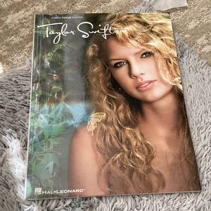 Taylor swift book